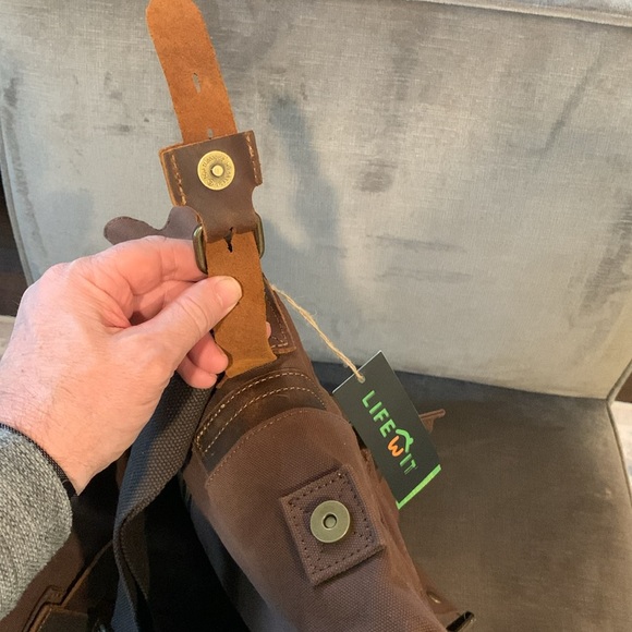 Canvas and leather messenger bag - Picture 11 of 12